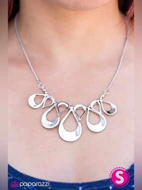 ❤️‍🔥5/$25❤️‍🔥 Mystifying Silver Necklace